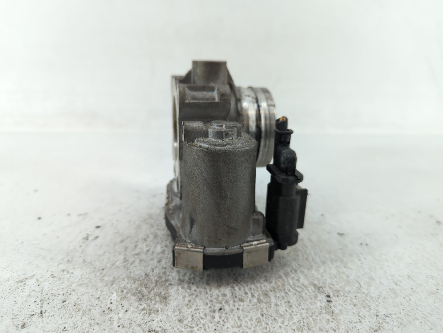 2017-2019 Chevrolet Cruze Throttle Body P/N:12671379AA Fits Fits 2016 2017 2018 2019 2020 2021 2022 OEM Used Auto Parts - Oe