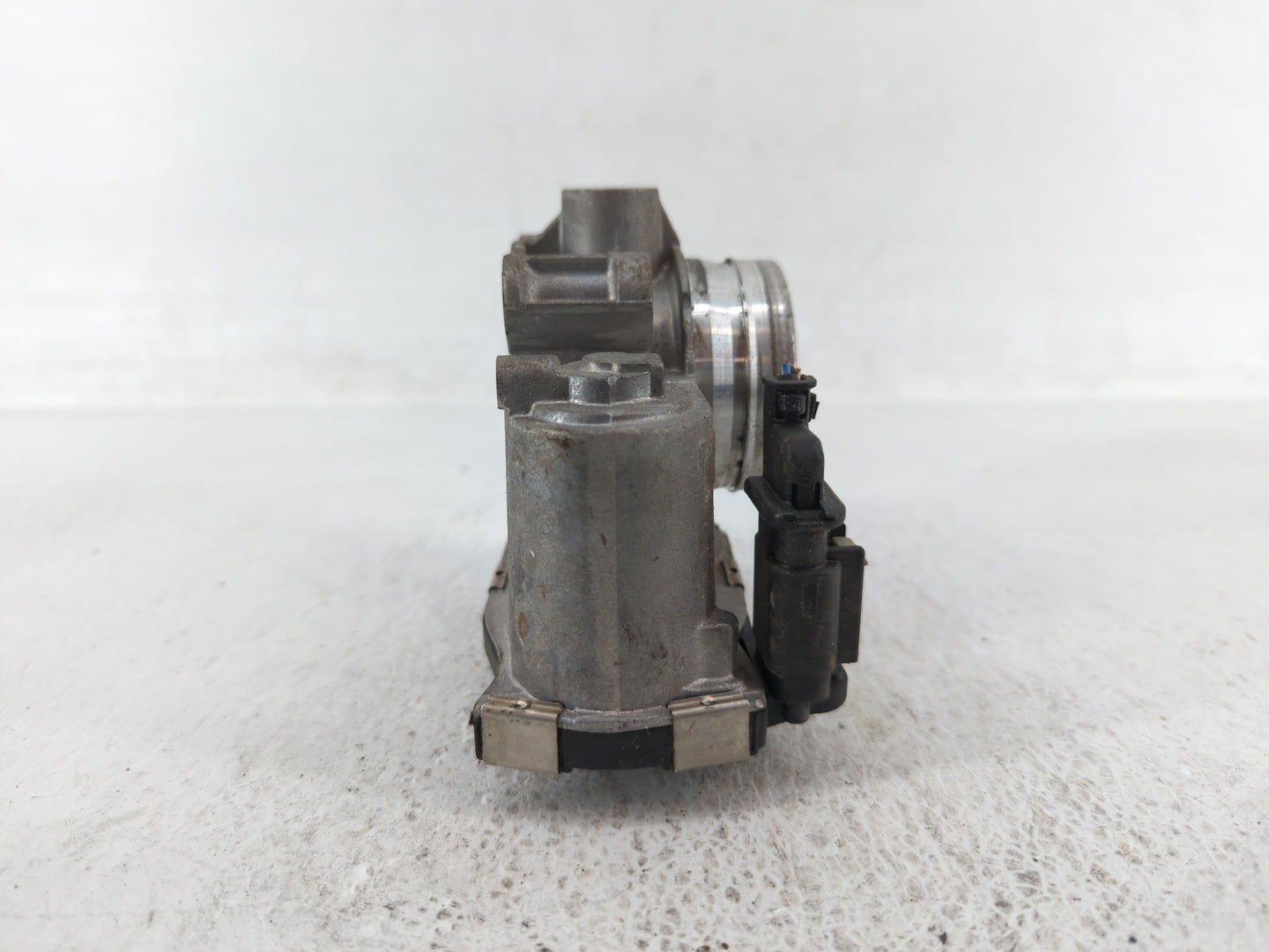 2017-2019 Chevrolet Cruze Throttle Body P/N:12671379AA Fits Fits 2016 2017 2018 2019 2020 2021 2022 OEM Used Auto Parts - Oe