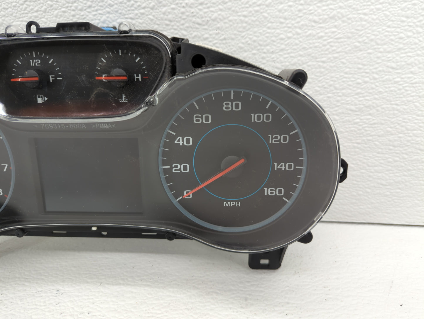 2017-2018 Chevrolet Cruze Instrument Cluster Speedometer Gauges P/N:39084636 Miles: Fits Fits 2017 2018 OEM Used Auto Parts 