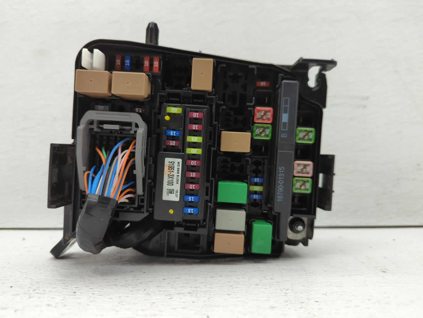 2017 Chevrolet Cruze Fusebox Fuse Box Panel Relay Module P/N:91950-3X510 Fits OEM Used Auto Parts - Oemusedautoparts1.com