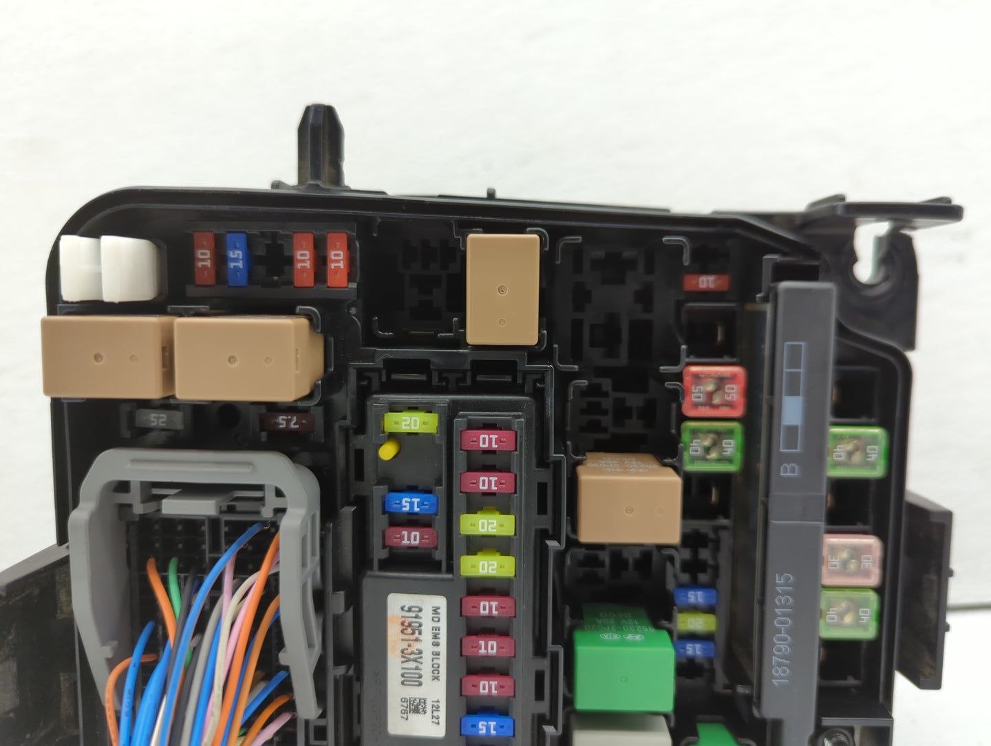 2017 Chevrolet Cruze Fusebox Fuse Box Panel Relay Module P/N:91950-3X510 Fits OEM Used Auto Parts - Oemusedautoparts1.com