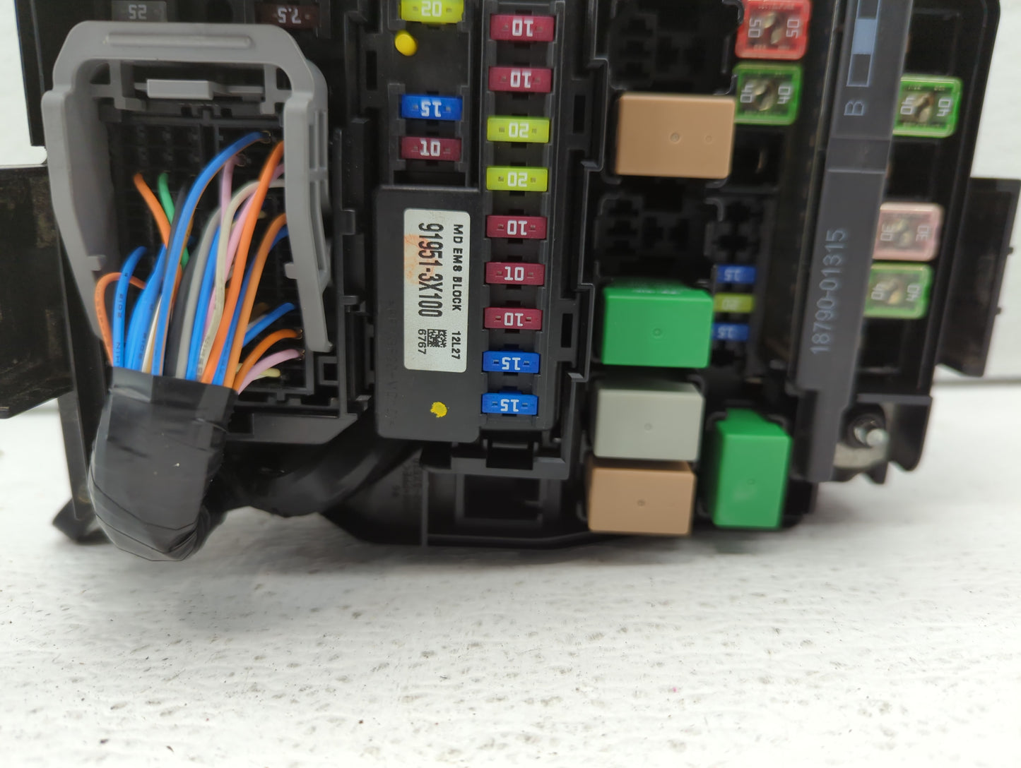 2017 Chevrolet Cruze Fusebox Fuse Box Panel Relay Module P/N:91950-3X510 Fits OEM Used Auto Parts - Oemusedautoparts1.com