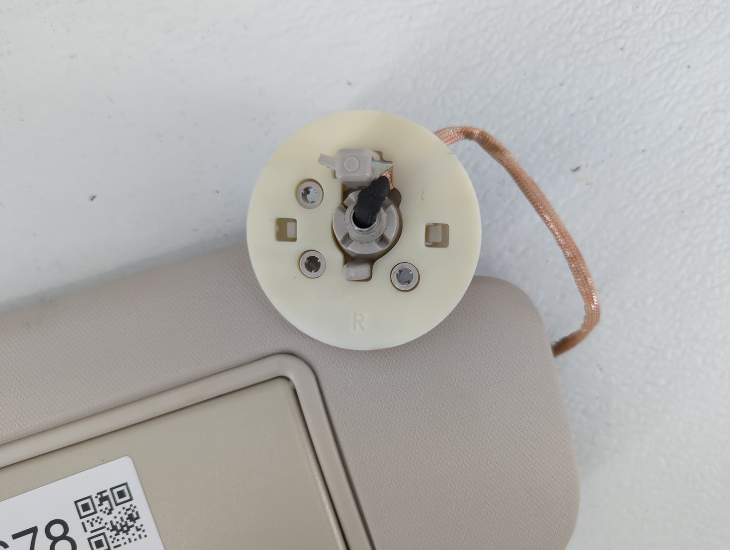 2017 Chevrolet Cruze Sun Visor Shade Replacement Passenger Right Mirror Fits OEM Used Auto Parts - Oemusedautoparts1.com