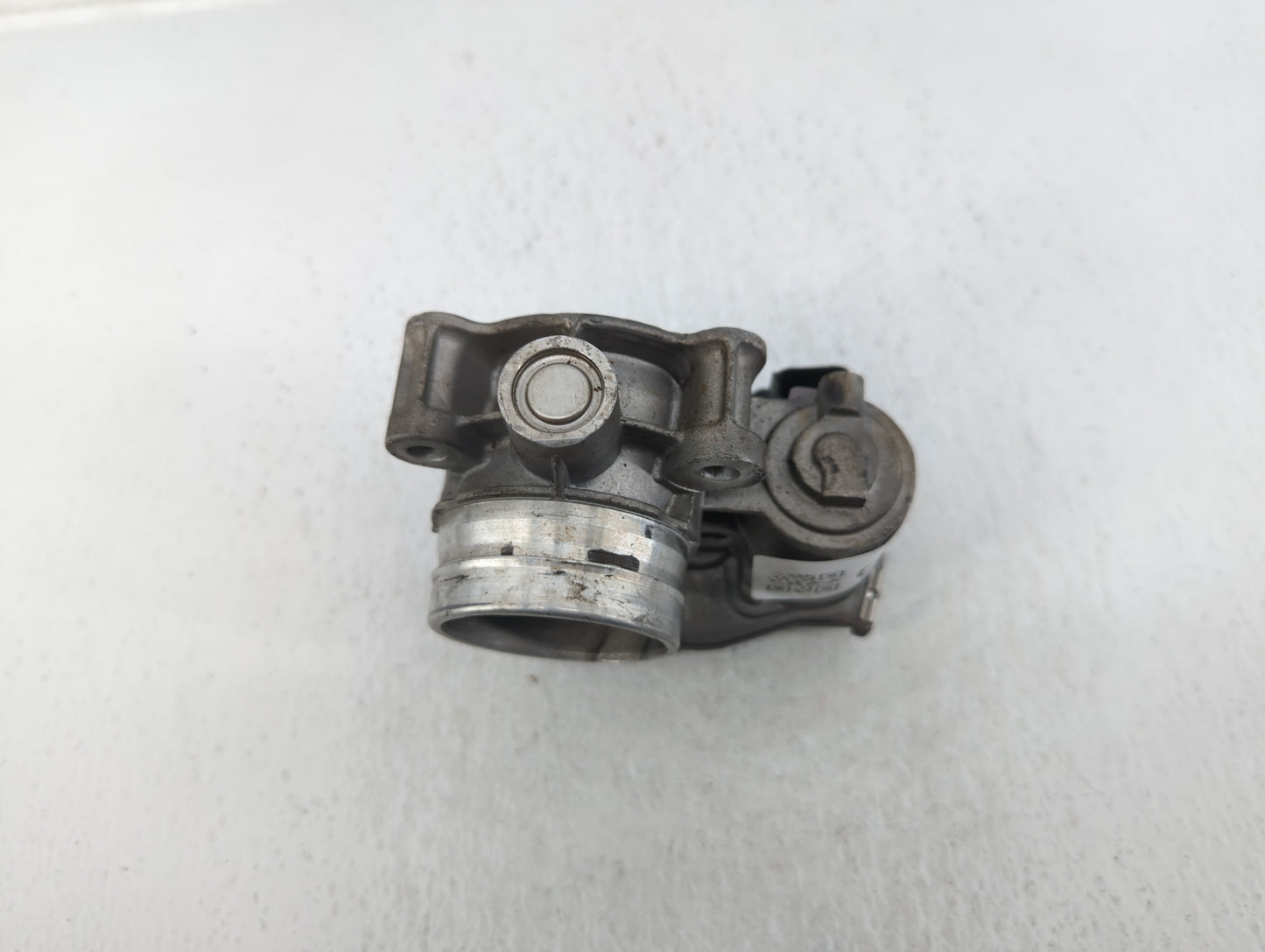 2017-2019 Chevrolet Cruze Throttle Body P/N:55496779AA Fits Fits 2017 2018 2019 OEM Used Auto Parts - Oemusedautoparts1.com