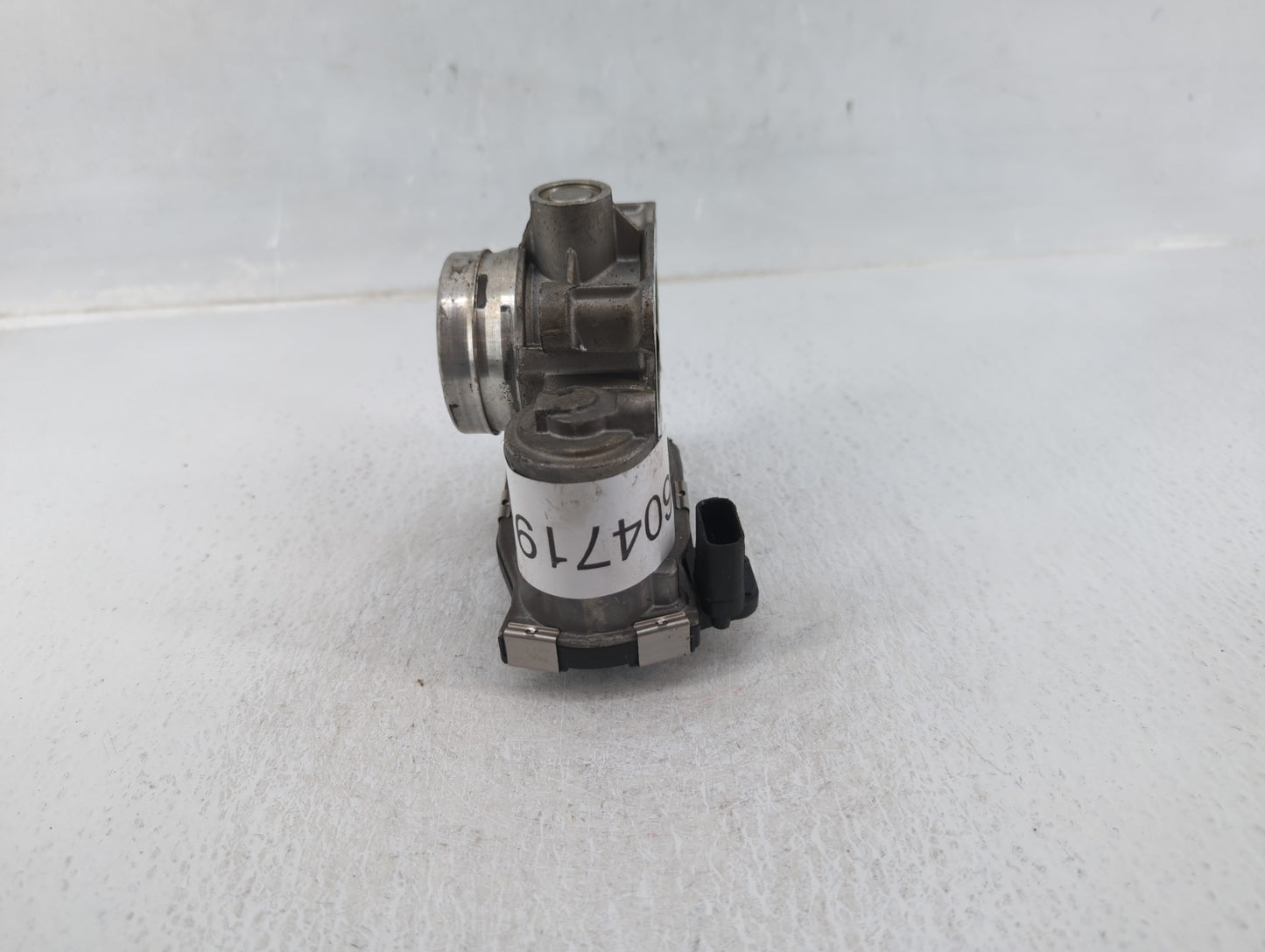 2017-2019 Chevrolet Cruze Throttle Body P/N:55496779AA Fits Fits 2017 2018 2019 OEM Used Auto Parts - Oemusedautoparts1.com