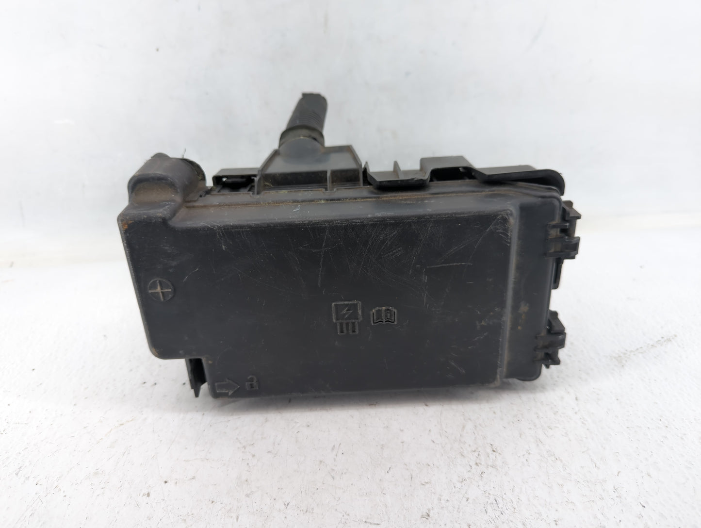 2017 Chevrolet Cruze Fusebox Fuse Box Panel Relay Module P/N:812461952 Fits OEM Used Auto Parts - Oemusedautoparts1.com
