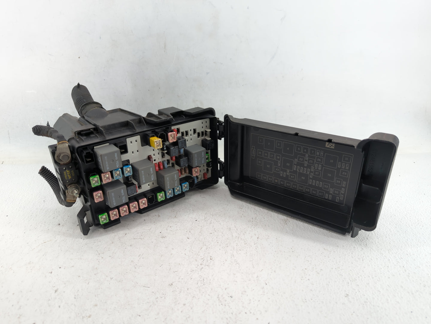 2017 Chevrolet Cruze Fusebox Fuse Box Panel Relay Module P/N:812461952 Fits OEM Used Auto Parts - Oemusedautoparts1.com