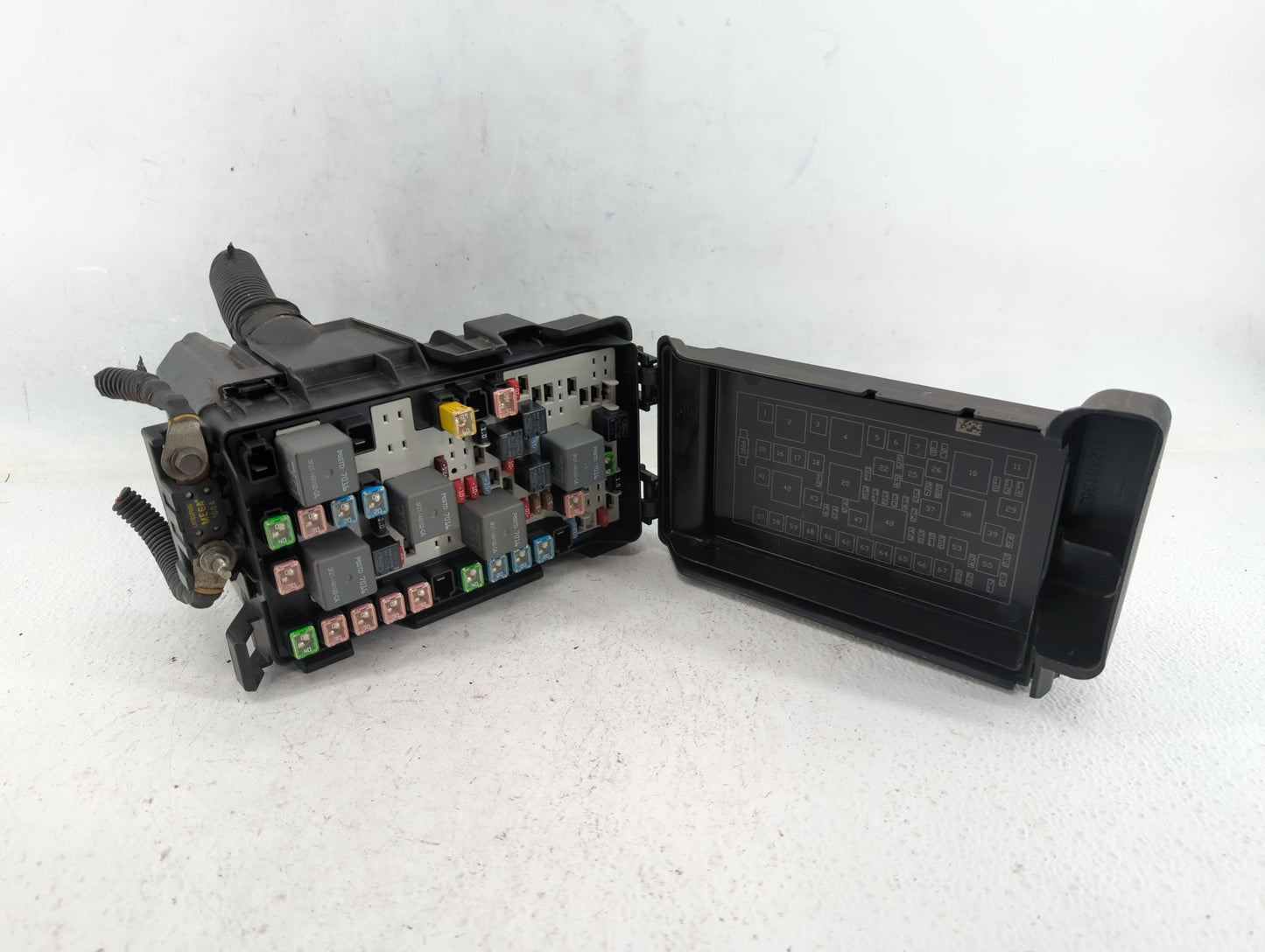 2017 Chevrolet Cruze Fusebox Fuse Box Panel Relay Module P/N:812461952 Fits OEM Used Auto Parts - Oemusedautoparts1.com