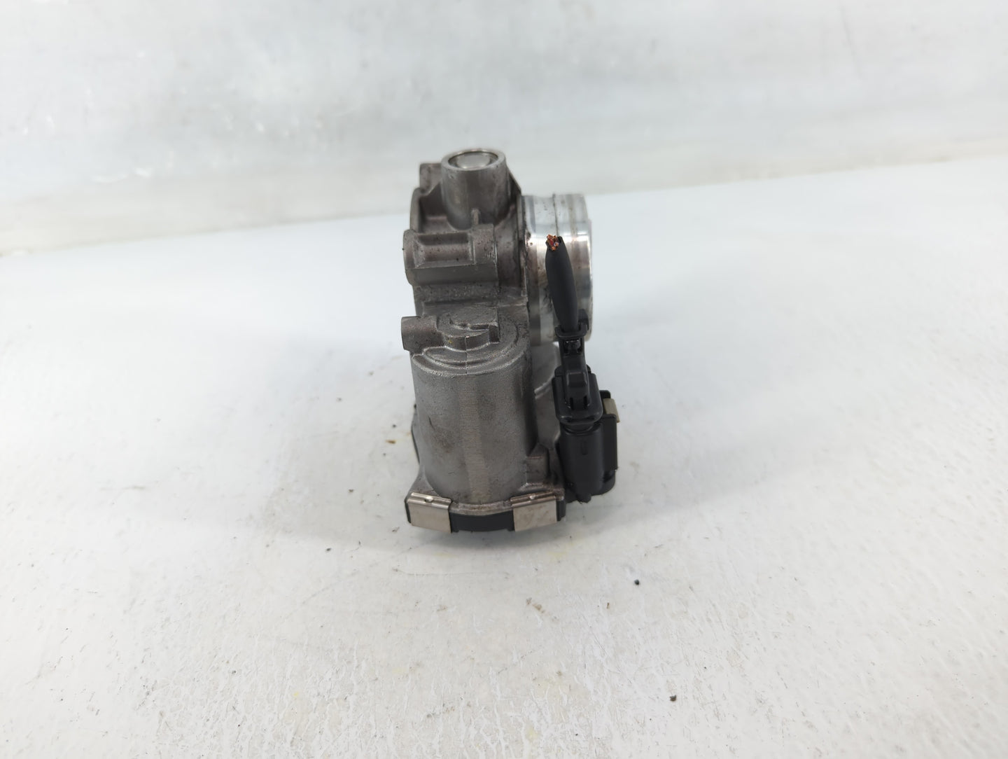 2017-2019 Chevrolet Cruze Throttle Body P/N:12671379AA Fits Fits 2016 2017 2018 2019 2020 2021 2022 OEM Used Auto Parts - Oe