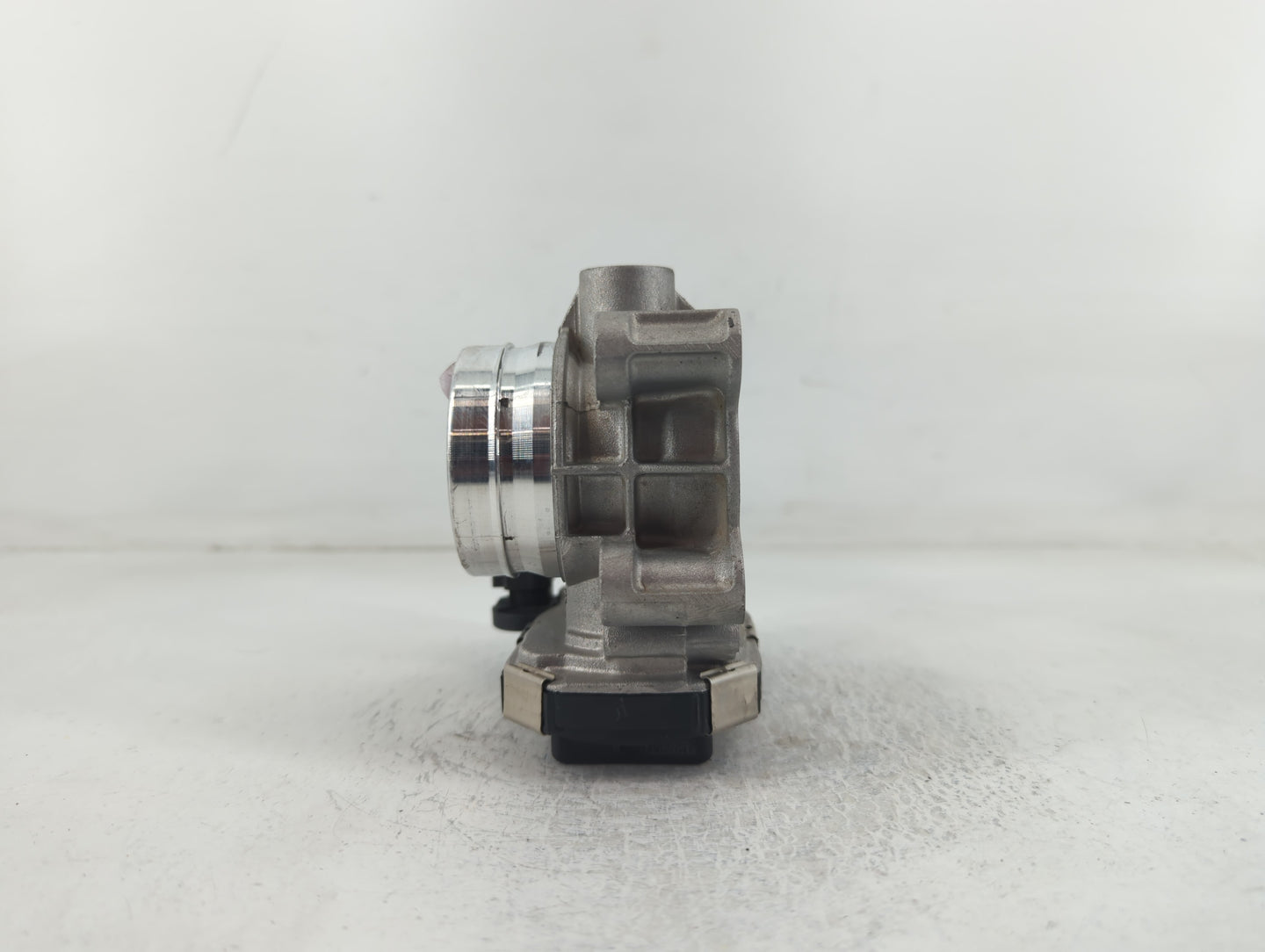 2017-2019 Chevrolet Cruze Throttle Body P/N:12671379AA Fits Fits 2016 2017 2018 2019 2020 2021 2022 OEM Used Auto Parts - Oe