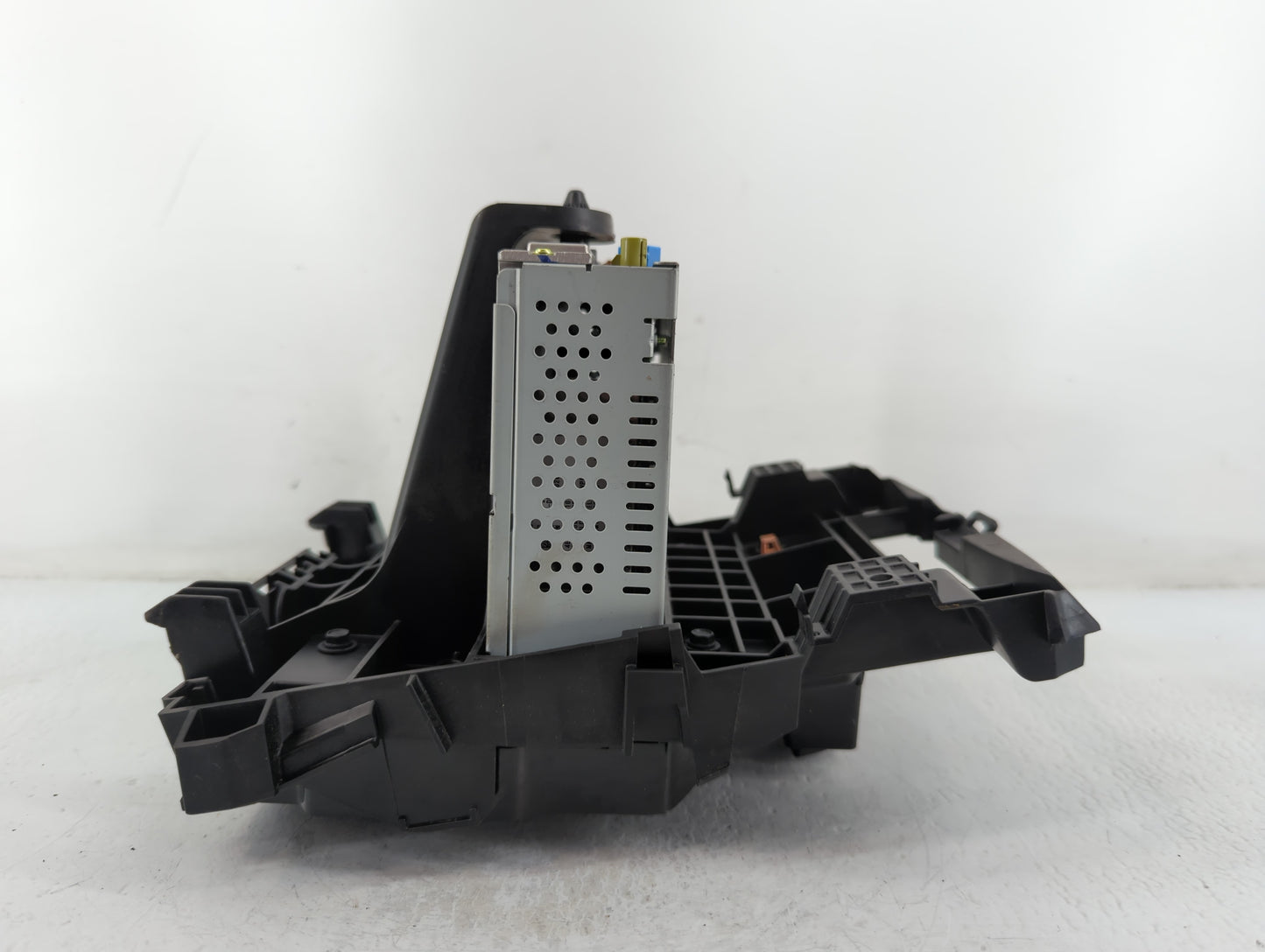 2017 Chevrolet Cruze Radio AM FM Cd Player Receiver Replacement P/N:555343750 4253 Fits OEM Used Auto Parts - Oemusedautopar