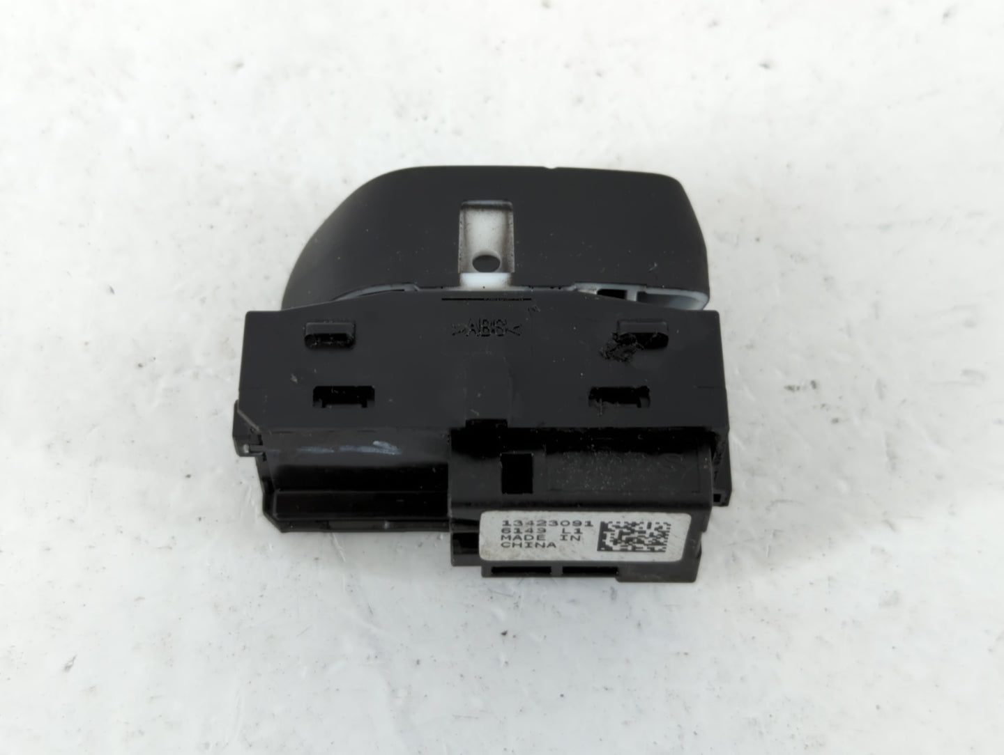 2016-2019 Chevrolet Cruze Master Power Window Switch Replacement Driver Side Left P/N:13423091 Fits OEM Used Auto Parts - Oe
