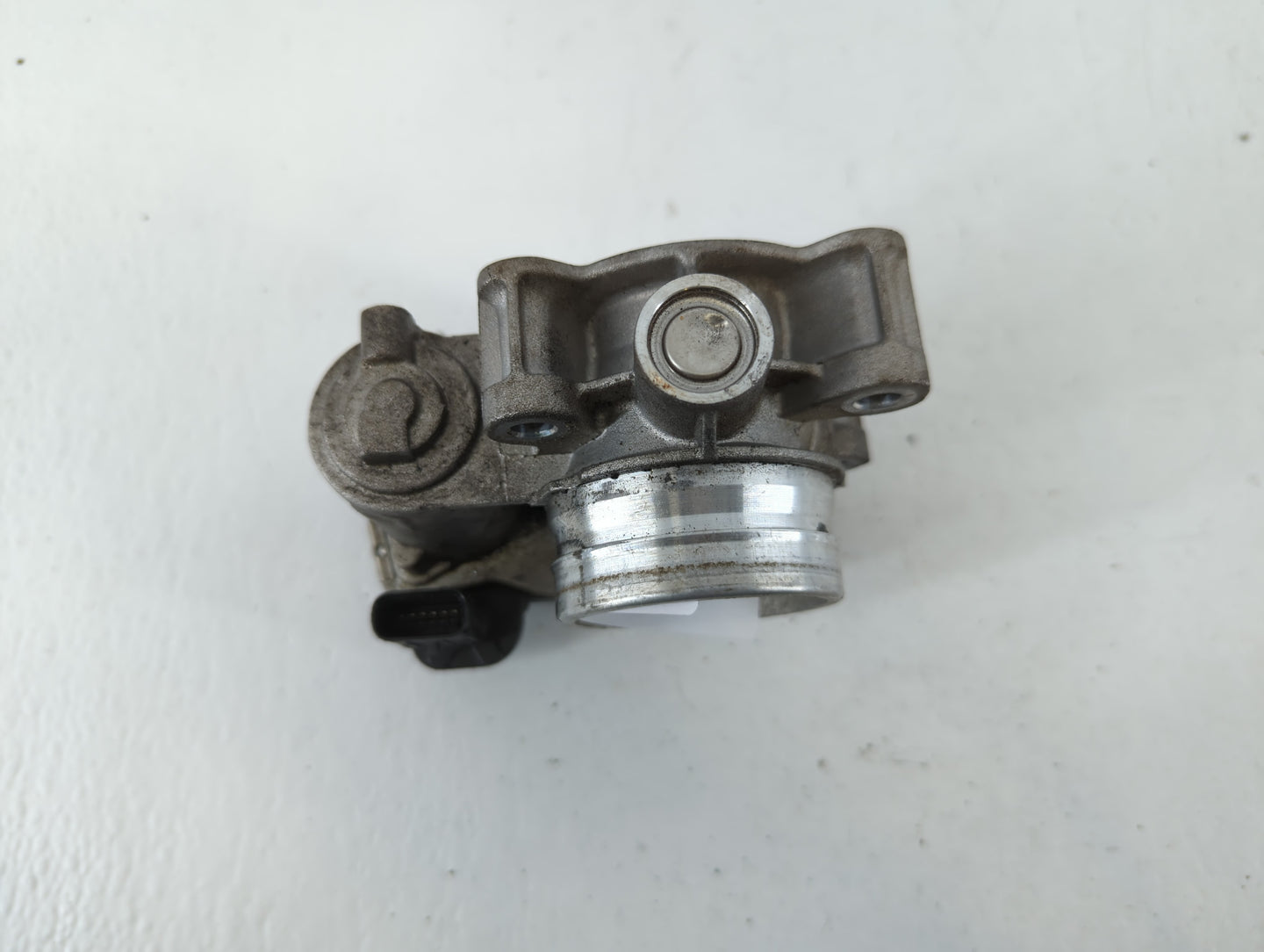 2017-2019 Chevrolet Cruze Throttle Body P/N:12671379AA Fits Fits 2016 2017 2018 2019 2020 2021 2022 OEM Used Auto Parts - Oe