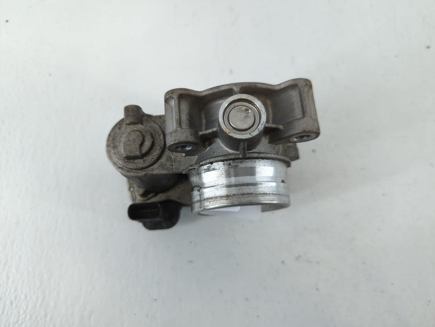 2017-2019 Chevrolet Cruze Throttle Body P/N:12671379AA Fits Fits 2016 2017 2018 2019 2020 2021 2022 OEM Used Auto Parts - Oe
