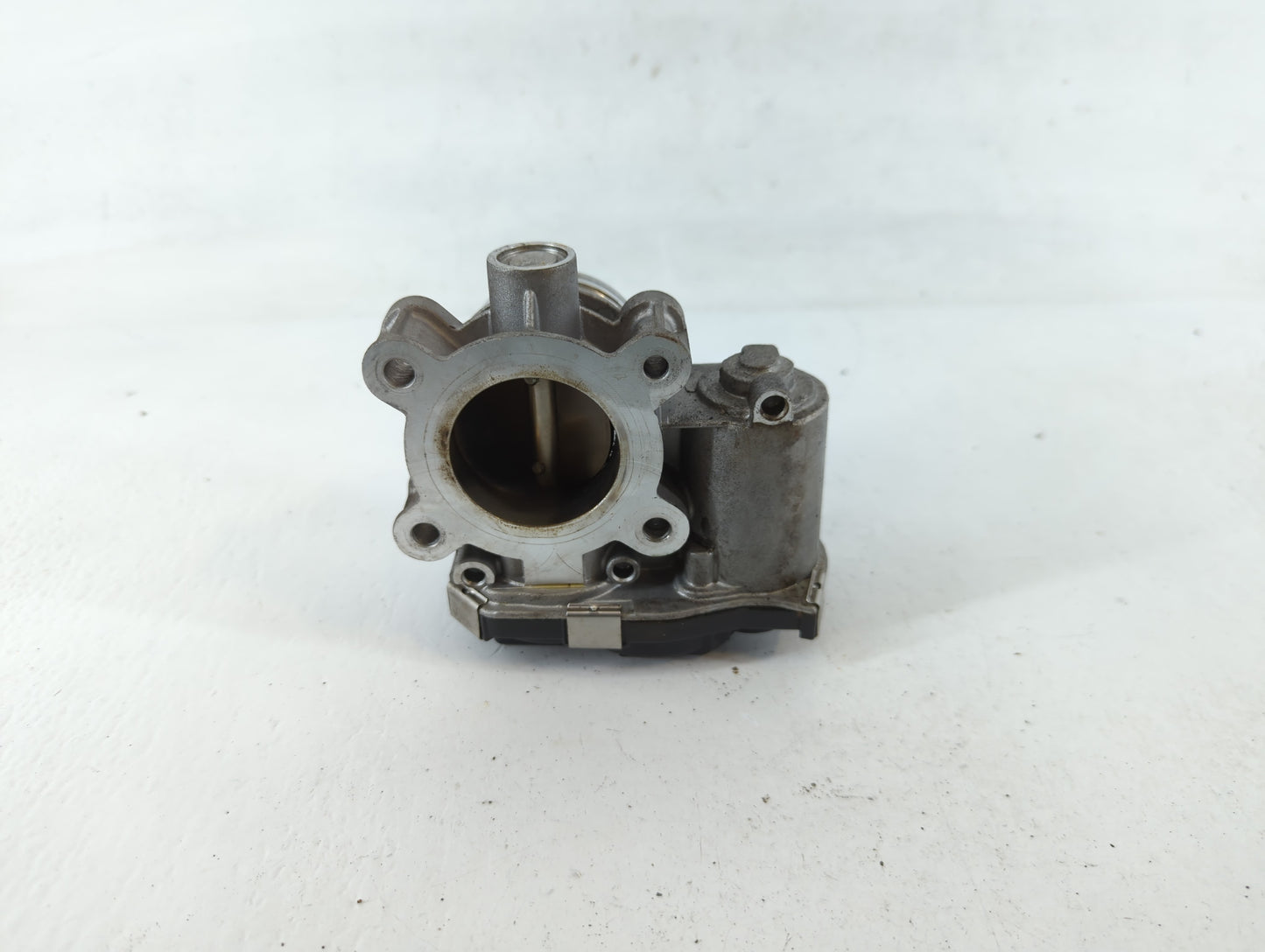 2017-2019 Chevrolet Cruze Throttle Body P/N:12671379AA Fits Fits 2016 2017 2018 2019 2020 2021 2022 OEM Used Auto Parts - Oe