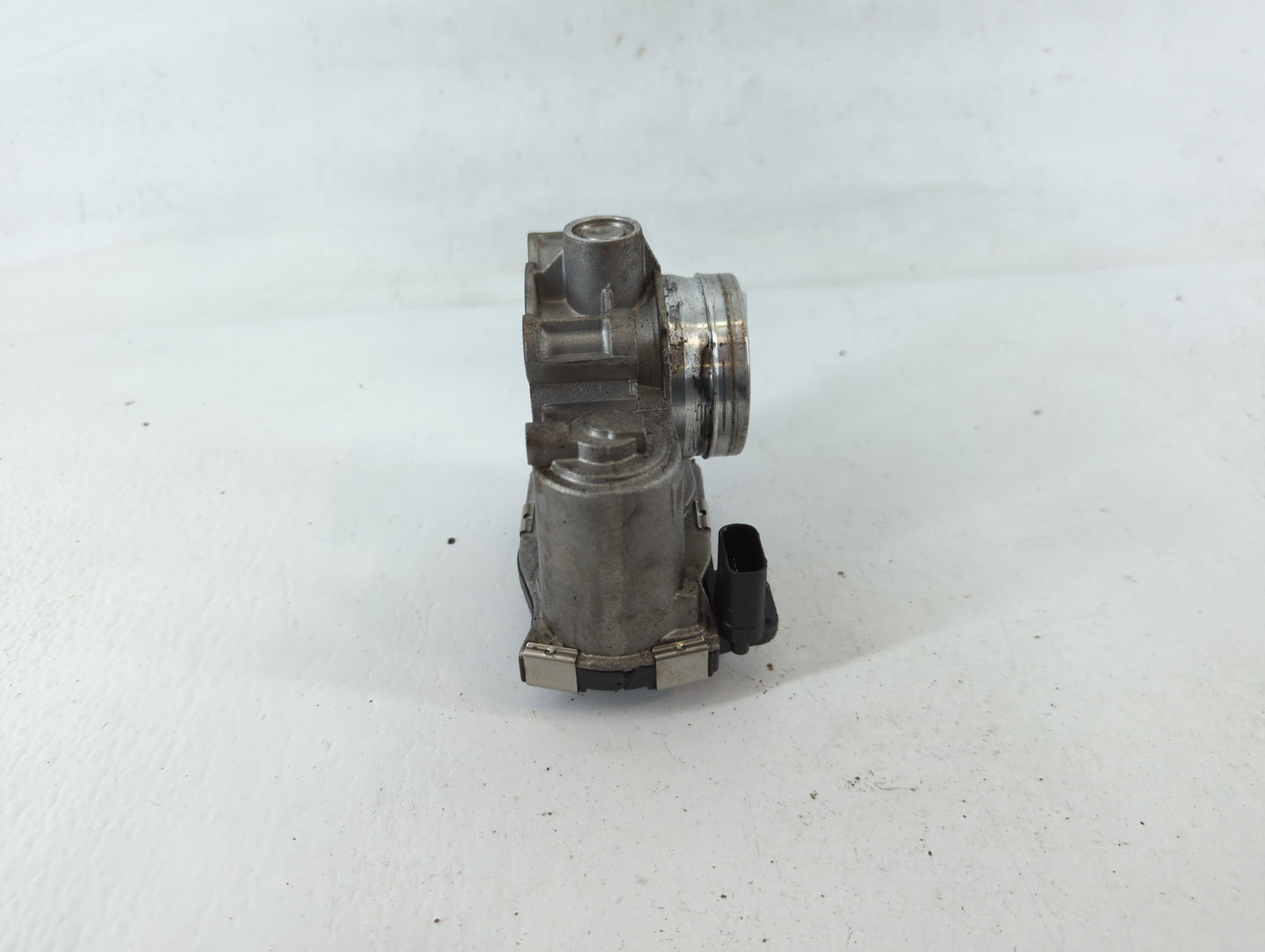 2017-2019 Chevrolet Cruze Throttle Body P/N:12671379AA Fits Fits 2016 2017 2018 2019 2020 2021 2022 OEM Used Auto Parts - Oe