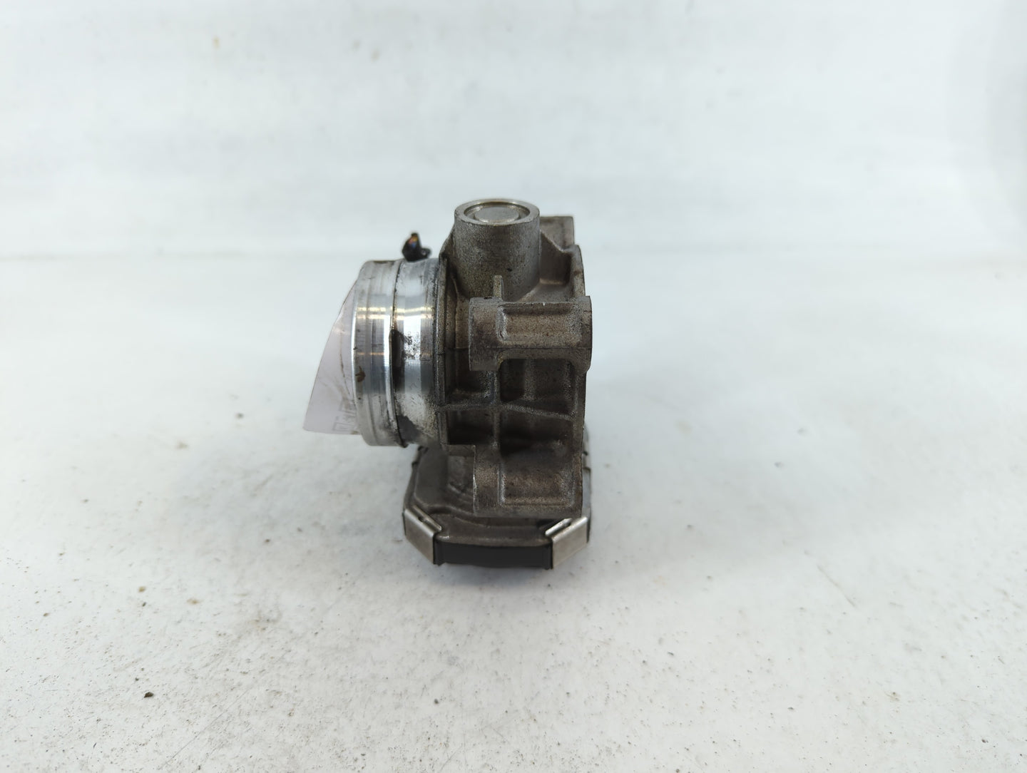 2017-2019 Chevrolet Cruze Throttle Body P/N:12671379AA Fits Fits 2016 2017 2018 2019 2020 2021 2022 OEM Used Auto Parts - Oe