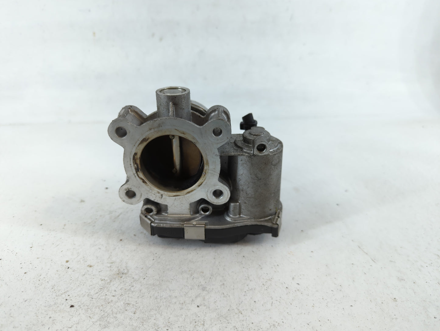 2017-2019 Chevrolet Cruze Throttle Body P/N:12671379AA Fits Fits 2016 2017 2018 2019 2020 2021 2022 OEM Used Auto Parts - Oe