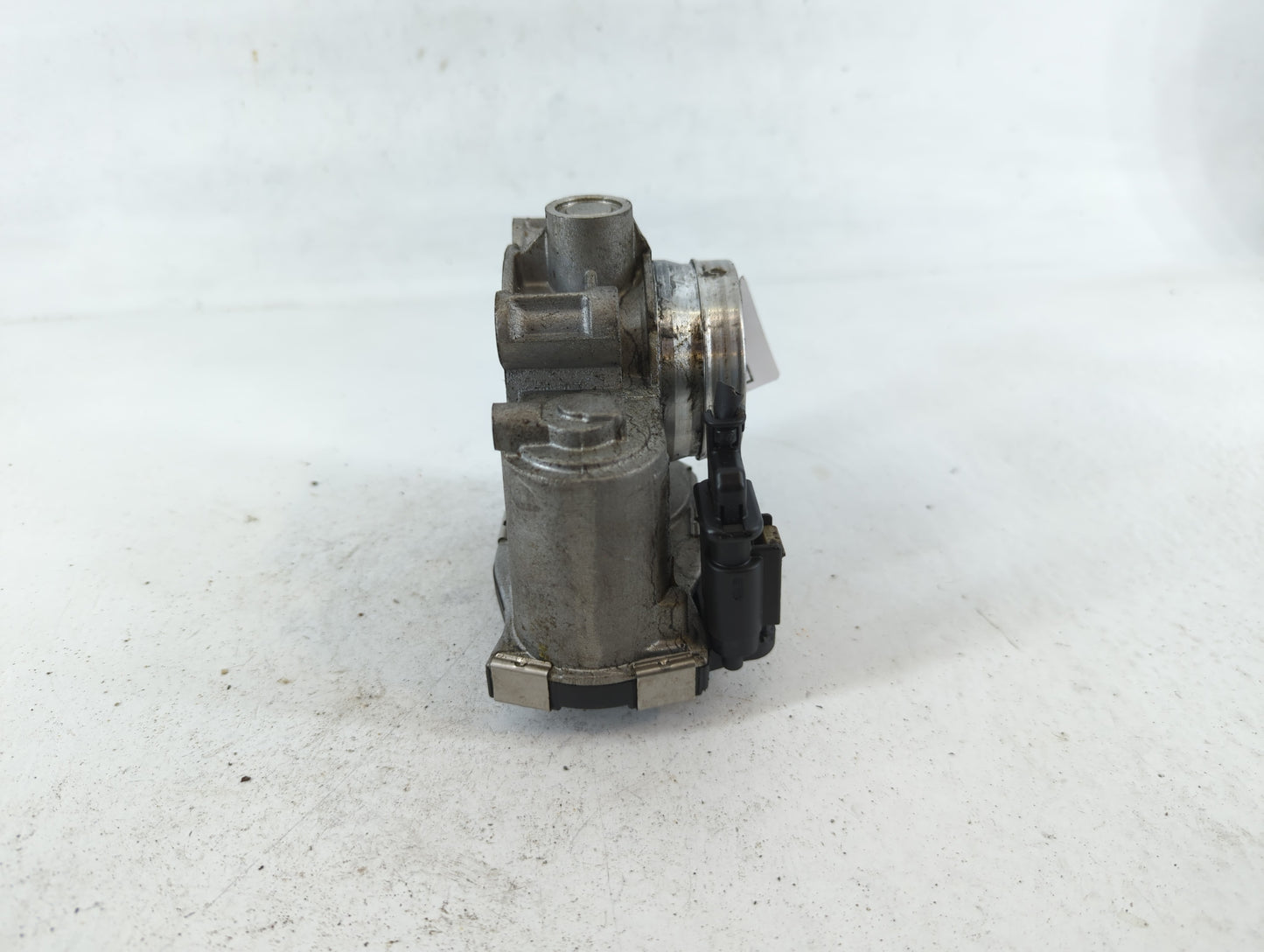 2017-2019 Chevrolet Cruze Throttle Body P/N:12671379AA Fits Fits 2016 2017 2018 2019 2020 2021 2022 OEM Used Auto Parts - Oe