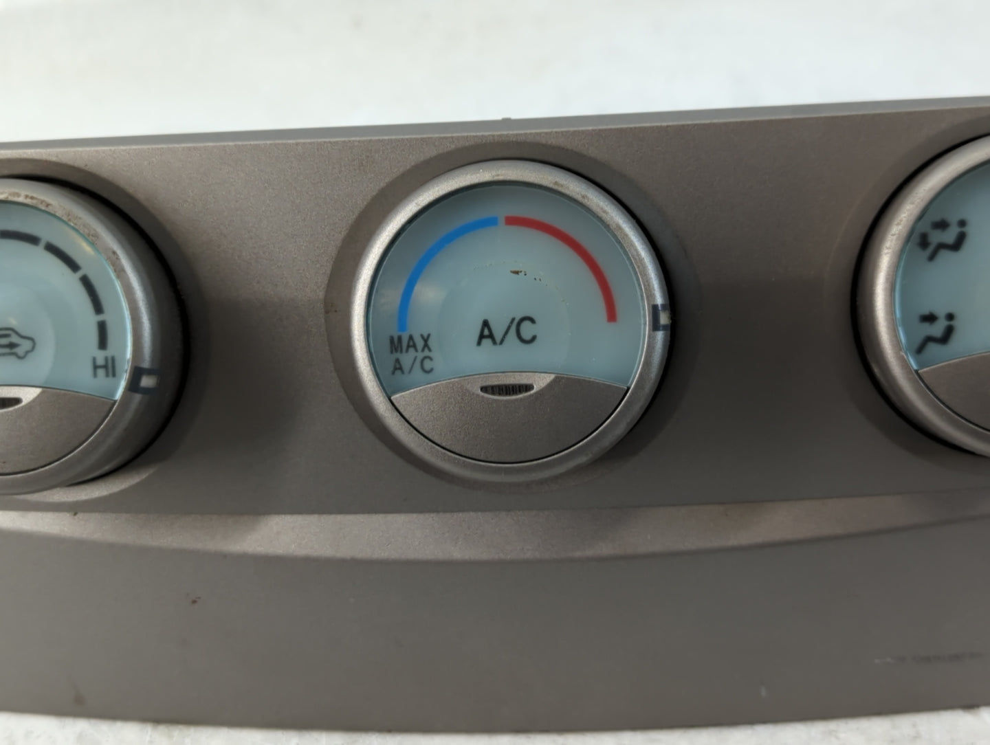 2017 Chevrolet Cruze Radio AM FM Cd Player Receiver Replacement P/N:13455475 4248, 555343750 Fits OEM Used Auto Parts - Oemu