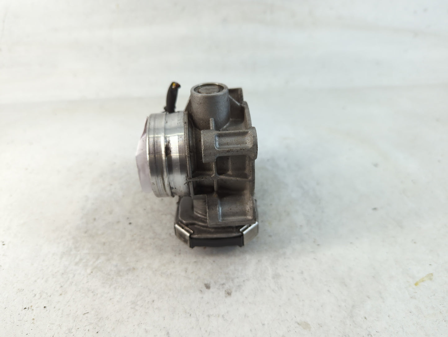 2017-2019 Chevrolet Cruze Throttle Body P/N:12671379AA Fits Fits 2016 2017 2018 2019 2020 2021 2022 OEM Used Auto Parts - Oe