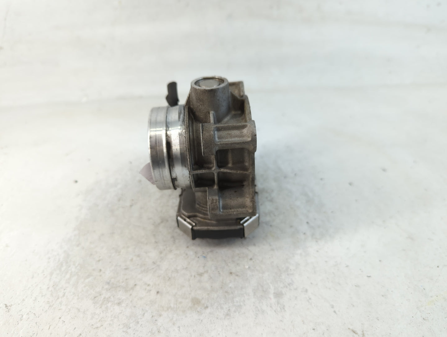 2017-2019 Chevrolet Cruze Throttle Body P/N:12671379AA Fits Fits 2016 2017 2018 2019 2020 2021 2022 OEM Used Auto Parts - Oe