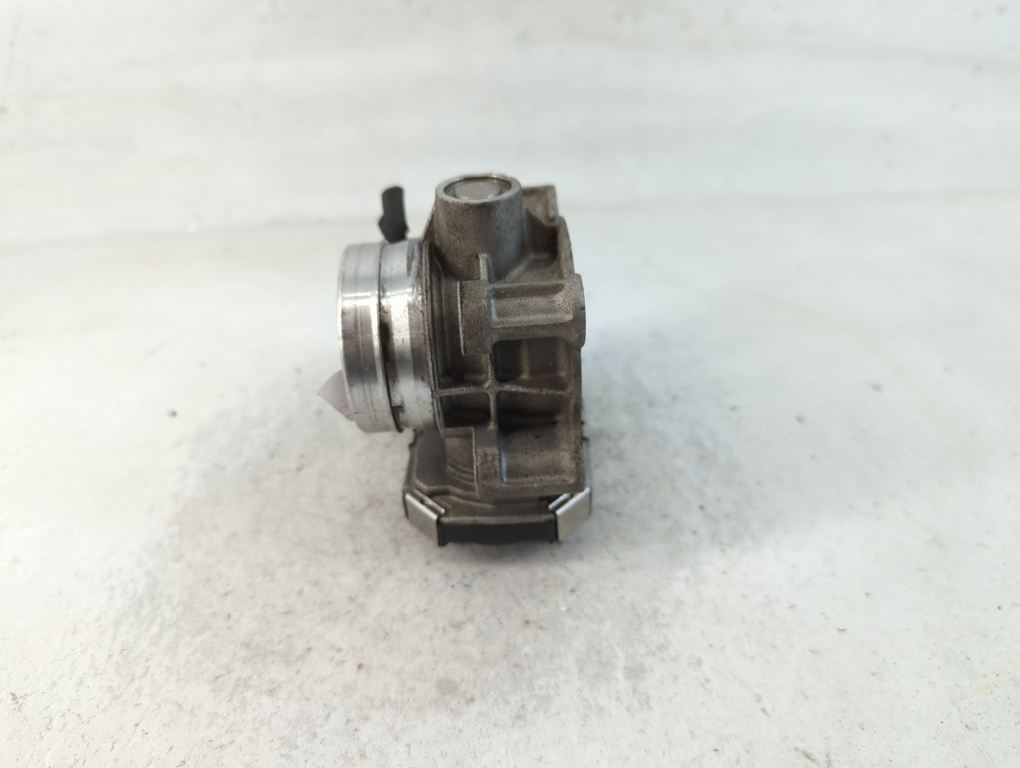 2017-2019 Chevrolet Cruze Throttle Body P/N:12671379AA Fits Fits 2016 2017 2018 2019 2020 2021 2022 OEM Used Auto Parts - Oe