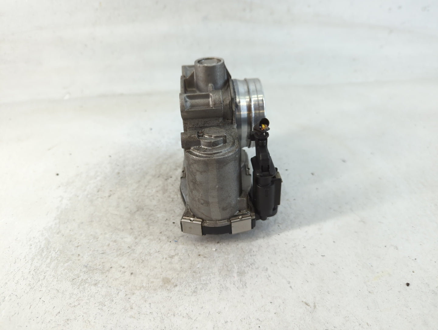 2017-2019 Chevrolet Cruze Throttle Body P/N:12671379AA Fits Fits 2016 2017 2018 2019 2020 2021 2022 OEM Used Auto Parts - Oe