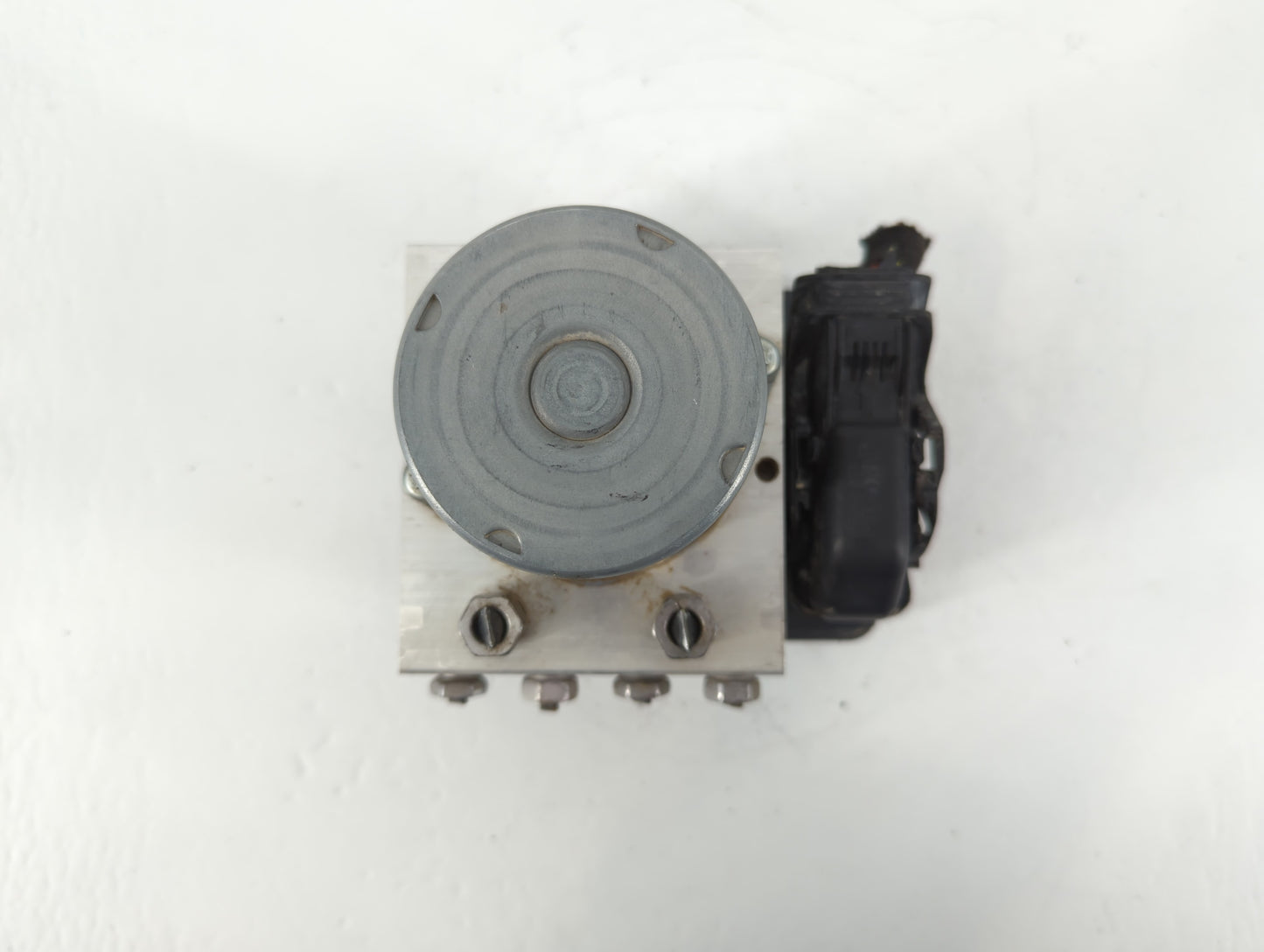 2017 Chevrolet Cruze ABS Pump Control Module Replacement P/N:39064664 Fits OEM Used Auto Parts - Oemusedautoparts1.com