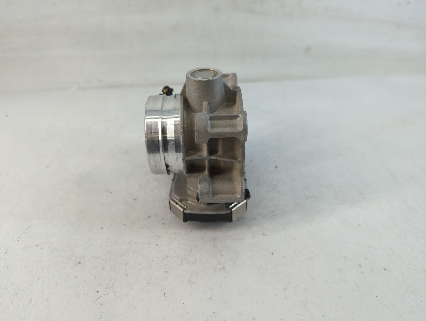 2017-2019 Chevrolet Cruze Throttle Body P/N:12671379AA Fits Fits 2016 2017 2018 2019 2020 2021 2022 OEM Used Auto Parts - Oe