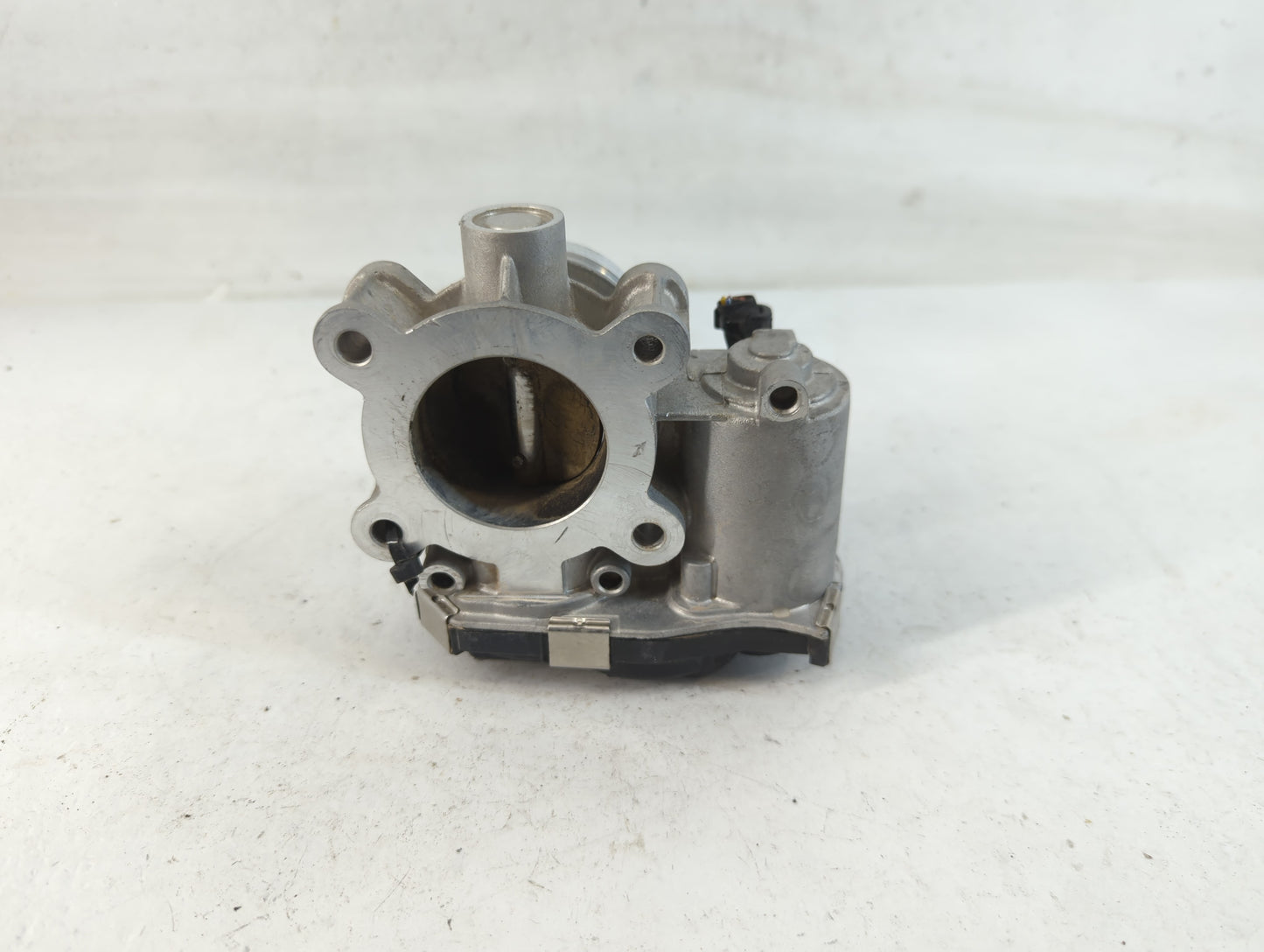 2017-2019 Chevrolet Cruze Throttle Body P/N:12671379AA Fits Fits 2016 2017 2018 2019 2020 2021 2022 OEM Used Auto Parts - Oe