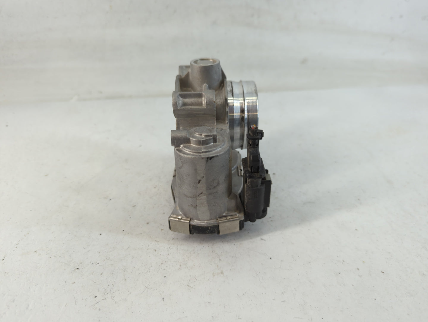 2017-2019 Chevrolet Cruze Throttle Body P/N:12671379AA Fits Fits 2016 2017 2018 2019 2020 2021 2022 OEM Used Auto Parts - Oe