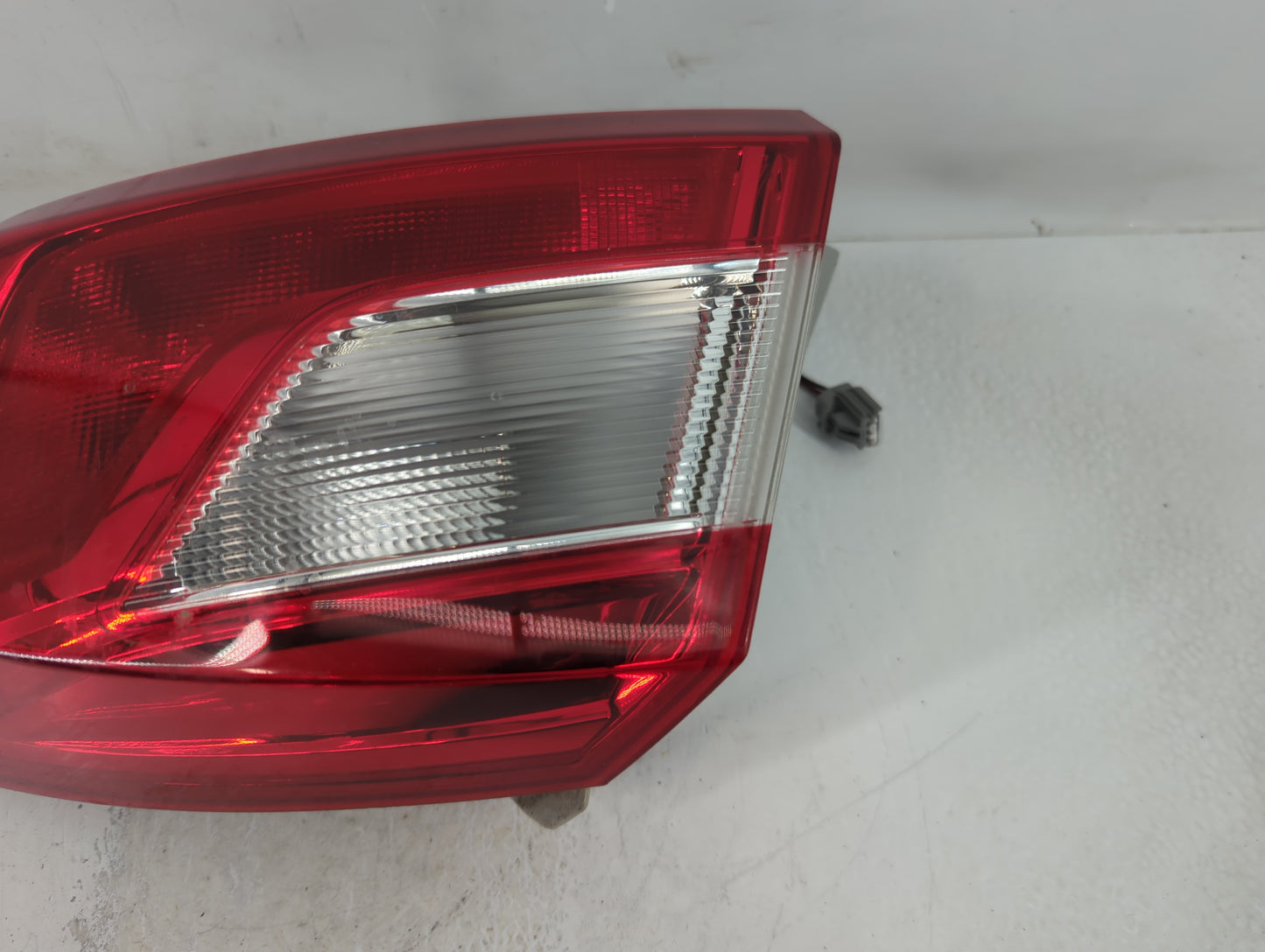 2017 Chevrolet Cruze Tail Light Assembly Passenger Right OEM P/N:84078119 Fits OEM Used Auto Parts - Oemusedautoparts1.com
