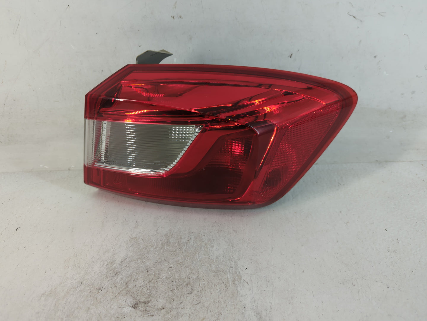 2017 Chevrolet Cruze Tail Light Assembly Passenger Right OEM P/N:84078119 Fits OEM Used Auto Parts - Oemusedautoparts1.com