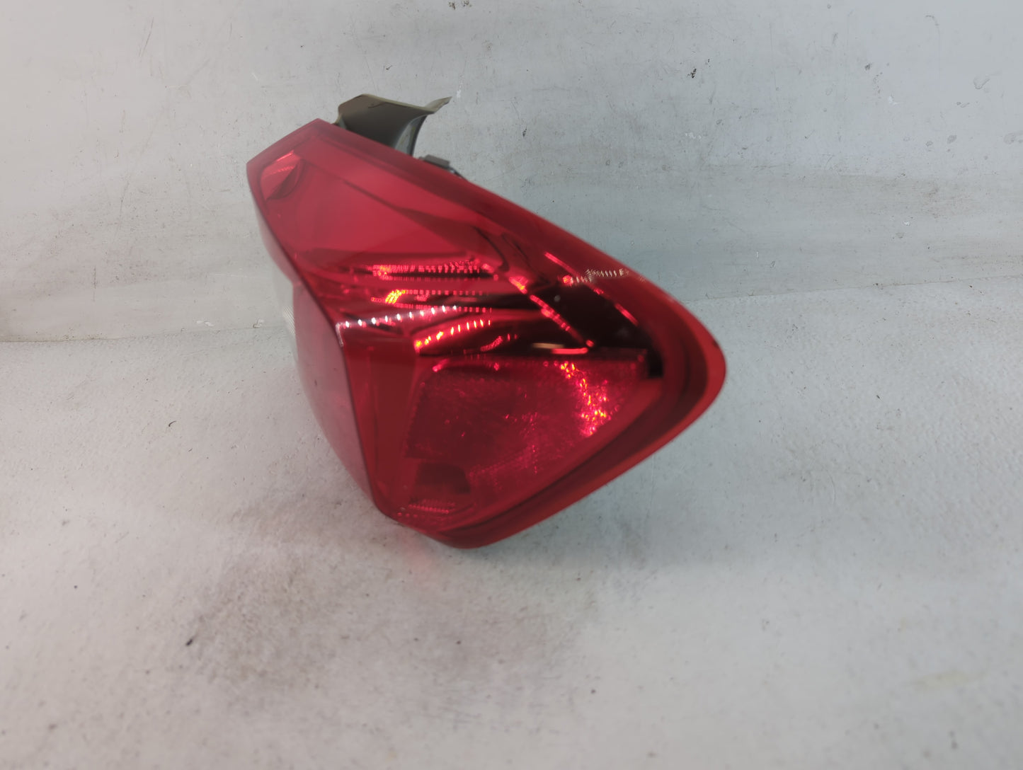 2017 Chevrolet Cruze Tail Light Assembly Passenger Right OEM P/N:84078119 Fits OEM Used Auto Parts - Oemusedautoparts1.com