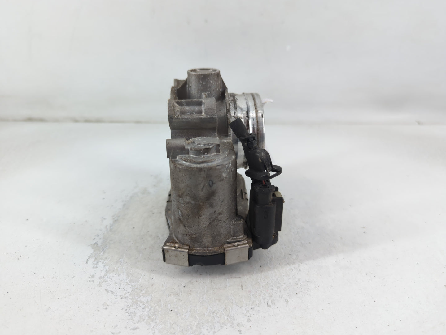2017-2019 Chevrolet Cruze Throttle Body P/N:1378AA 0538 Fits Fits 2016 2017 2018 2019 2020 2021 2022 OEM Used Auto Parts - O