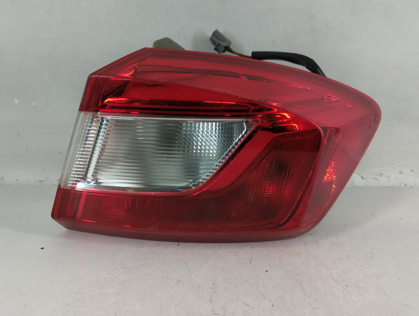 2017 Chevrolet Cruze Tail Light Assembly Passenger Right OEM P/N:84078119 Fits OEM Used Auto Parts - Oemusedautoparts1.com