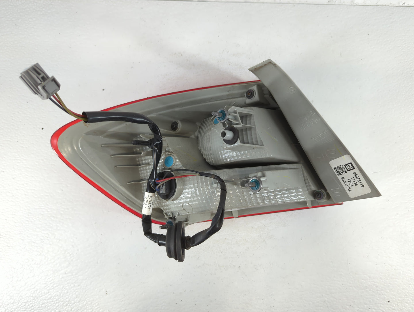 2017 Chevrolet Cruze Tail Light Assembly Passenger Right OEM P/N:84078119 Fits OEM Used Auto Parts - Oemusedautoparts1.com