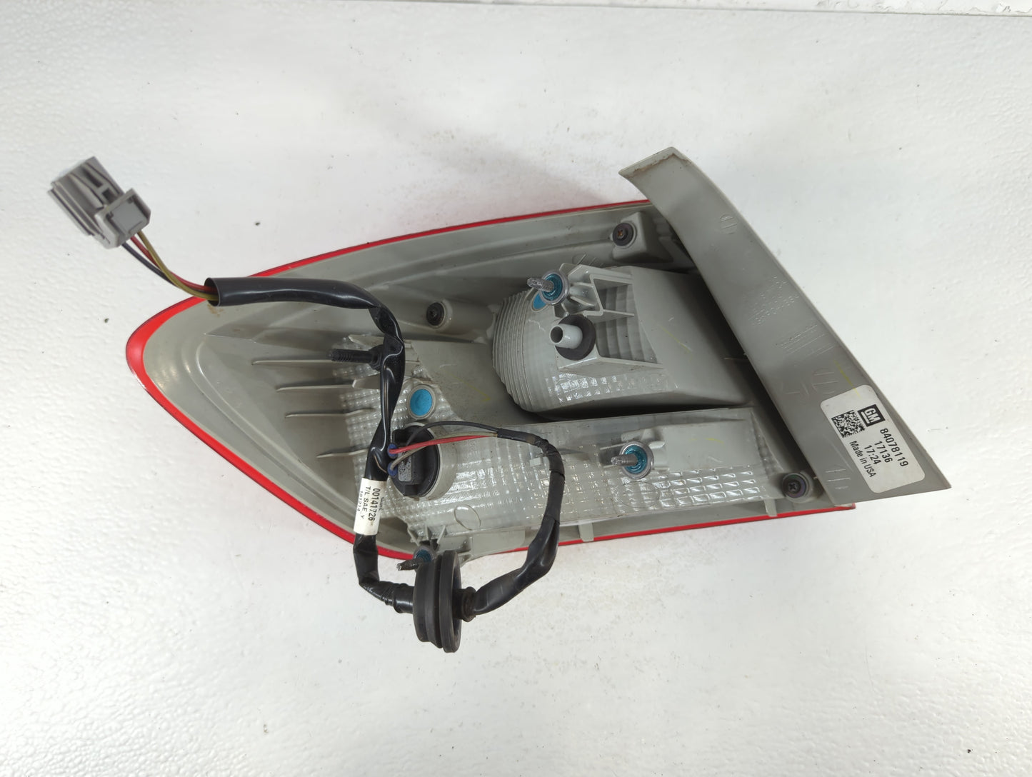 2017 Chevrolet Cruze Tail Light Assembly Passenger Right OEM P/N:84078119 Fits OEM Used Auto Parts - Oemusedautoparts1.com