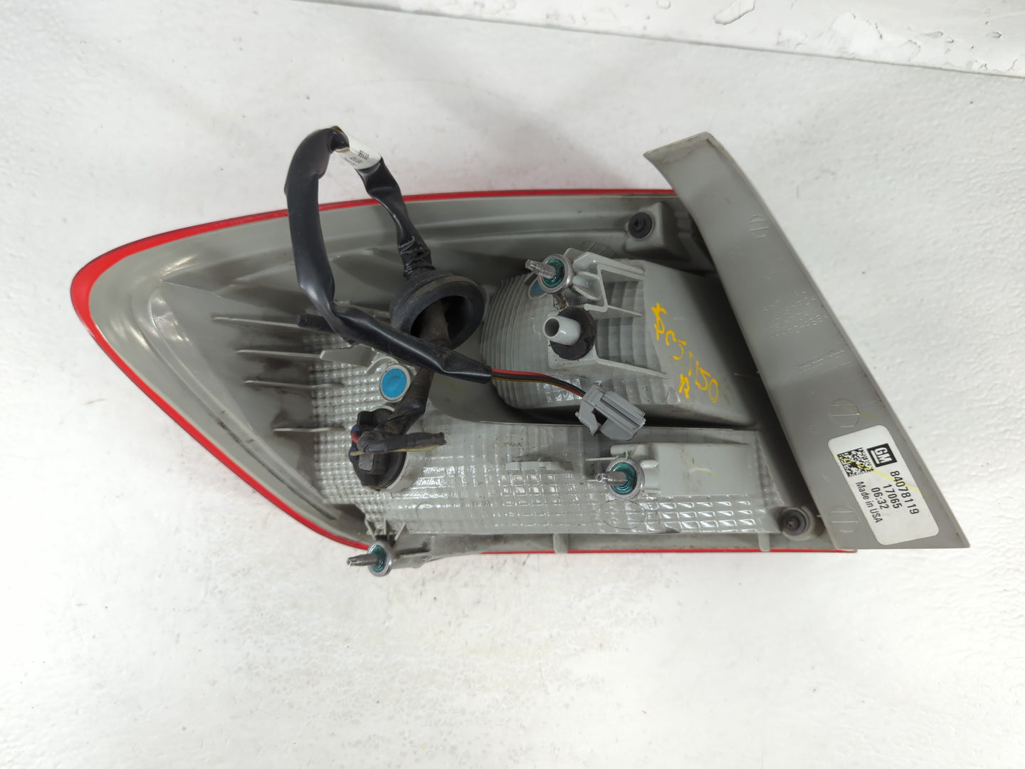 2017 Chevrolet Cruze Tail Light Assembly Passenger Right OEM P/N:84078119 Fits OEM Used Auto Parts - Oemusedautoparts1.com