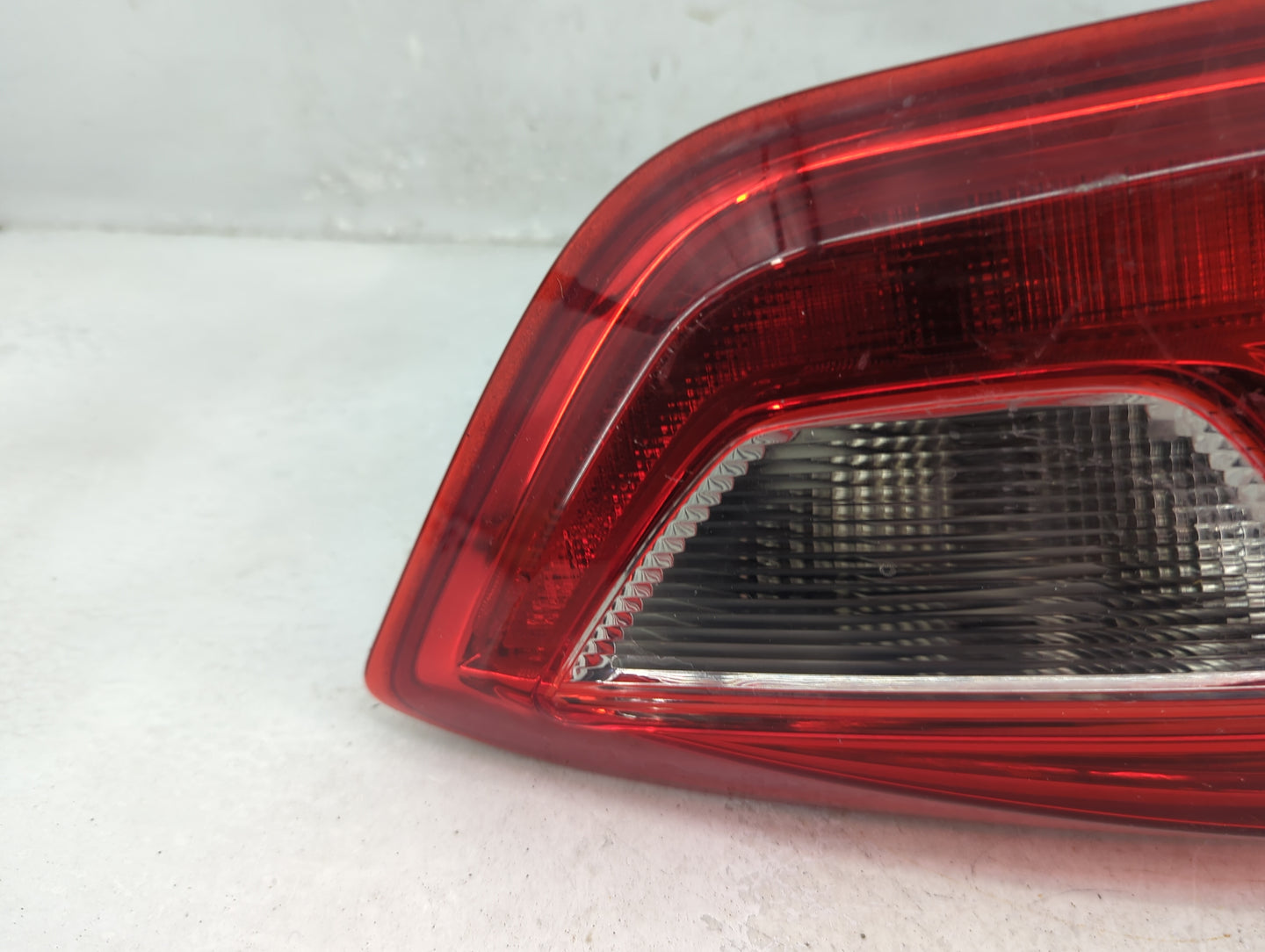 2016-2017 Chevrolet Cruze Driver Left Side Deck Lid Mounted Tail Light 829586 - Oemusedautoparts1.com