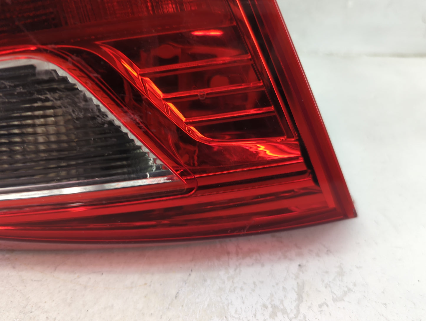 2016-2017 Chevrolet Cruze Driver Left Side Deck Lid Mounted Tail Light 829586 - Oemusedautoparts1.com