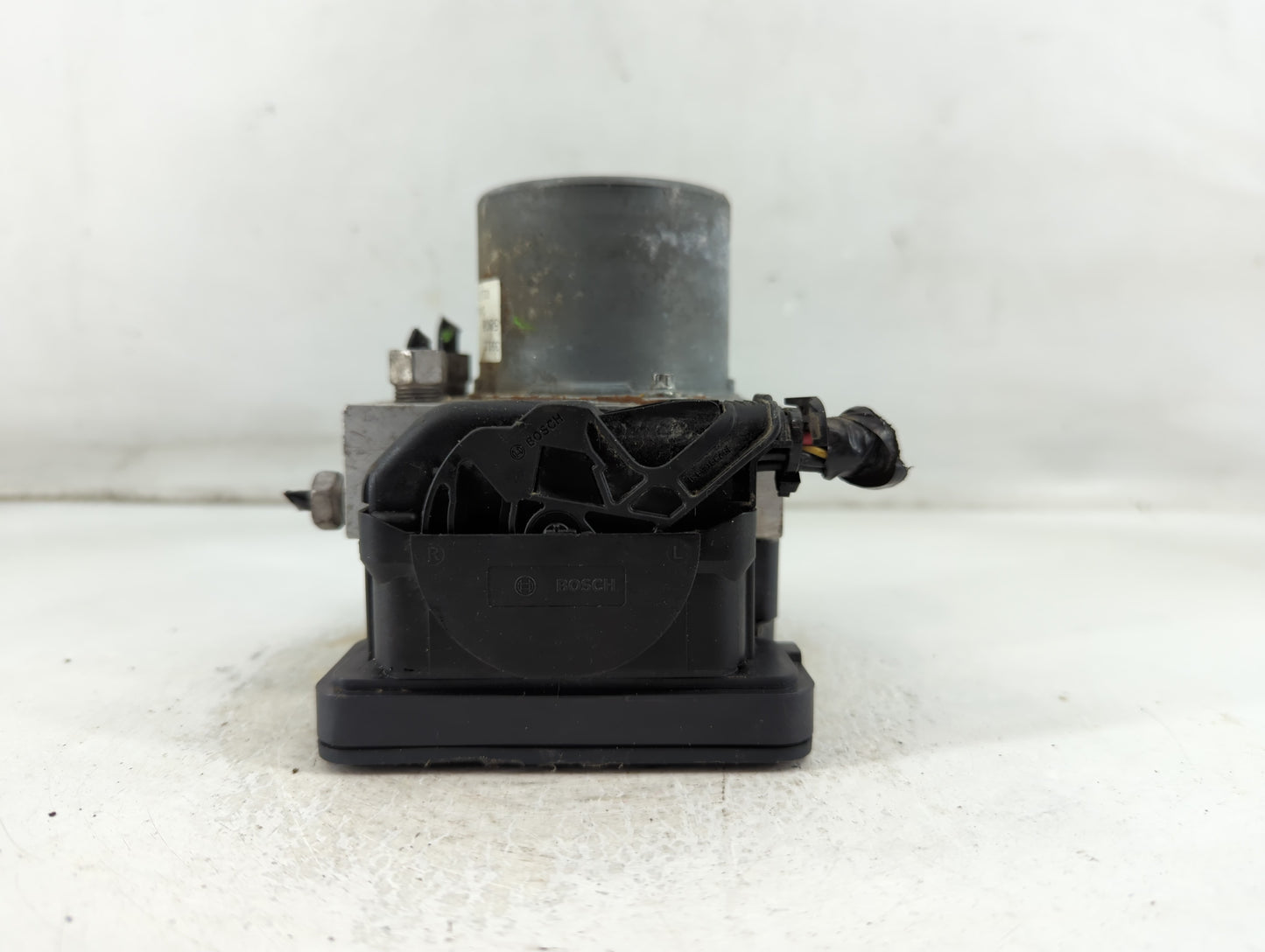 2017 Chevrolet Cruze ABS Pump Control Module Replacement P/N:065055766 Fits OEM Used Auto Parts - Oemusedautoparts1.com