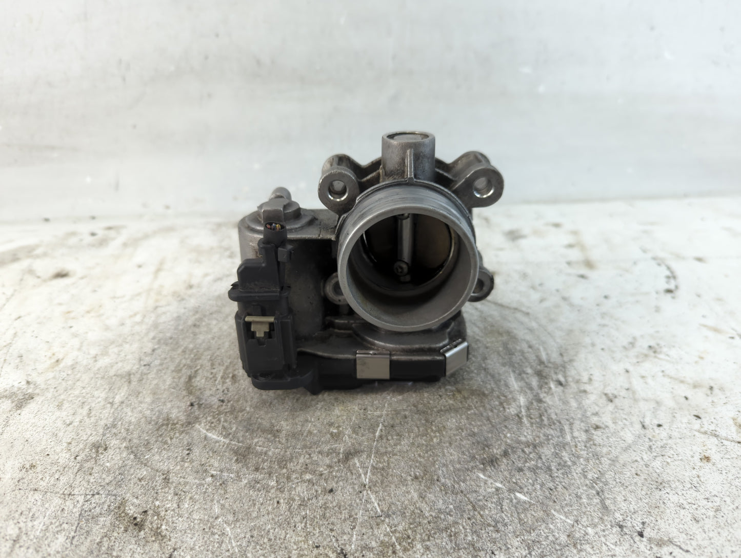 2017-2019 Chevrolet Cruze Throttle Body P/N:12671879AA Fits Fits 2016 2017 2018 2019 2020 2021 2022 OEM Used Auto Parts - Oe