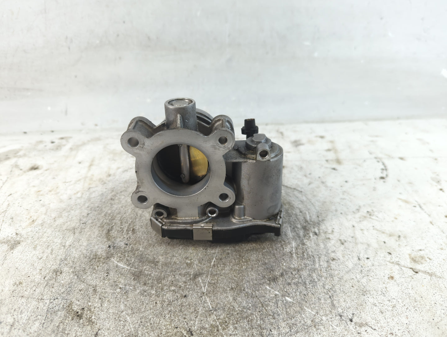 2017-2019 Chevrolet Cruze Throttle Body P/N:12671879AA Fits Fits 2016 2017 2018 2019 2020 2021 2022 OEM Used Auto Parts - Oe