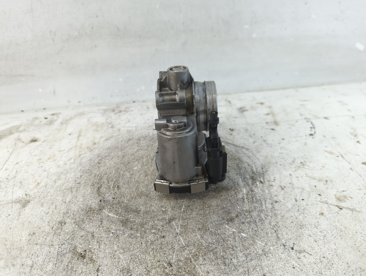 2017-2019 Chevrolet Cruze Throttle Body P/N:12671879AA Fits Fits 2016 2017 2018 2019 2020 2021 2022 OEM Used Auto Parts - Oe