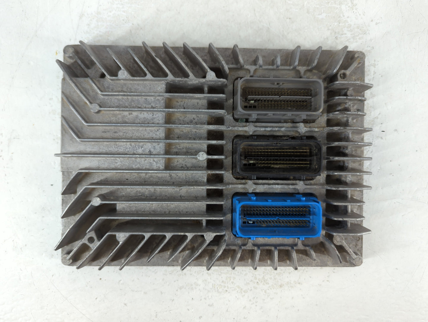 2017 Chevrolet Equinox PCM Engine Control Computer ECU ECM PCU OEM P/N:12667189 Fits Fits 2018 2019 2020 OEM Used Auto Parts