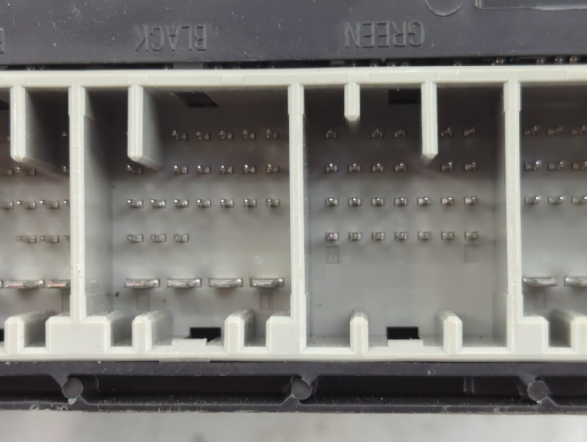 2016-2017 Chevrolet Equinox Body Control Module Bcm Inner Cabin Fuse Box 1138934 - Oemusedautoparts1.com