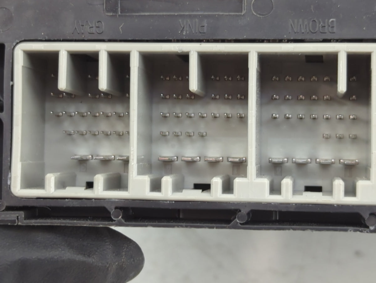 2016-2017 Chevrolet Equinox Body Control Module Bcm Inner Cabin Fuse Box 1138934 - Oemusedautoparts1.com