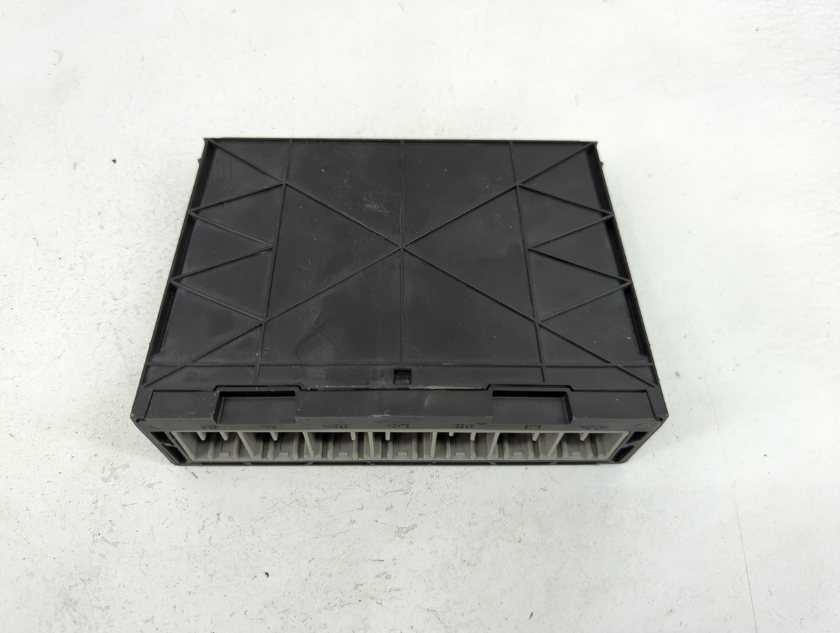 2016-2017 Chevrolet Equinox Body Control Module Bcm Inner Cabin Fuse Box 1138934 - Oemusedautoparts1.com